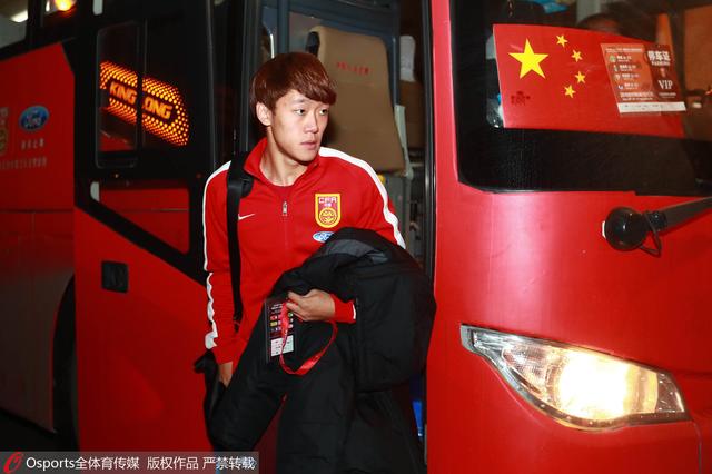 官方：迈阿密国际将参加明年2月利雅得赛季杯官方消息，迈阿密国际将参加明年举行的利雅得赛季杯，这项赛事还有利雅得胜利与利雅得新月两队参加，梅西和C罗将再次同场对决。